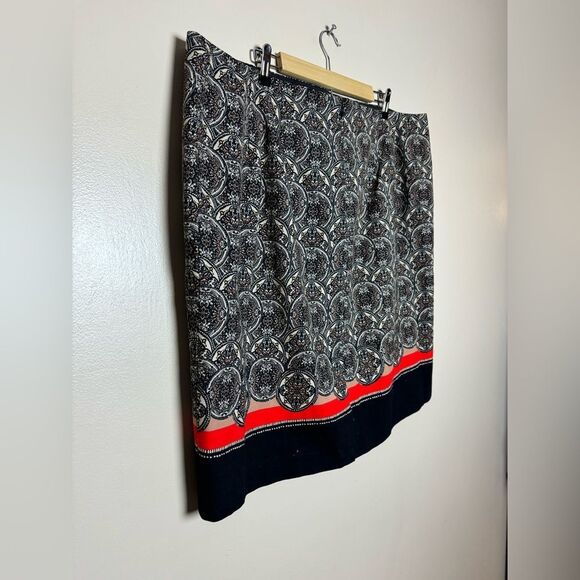 SALE! Red Lord & Taylor Printed Skirt Size 22W NWT - Picture 4 of 6
